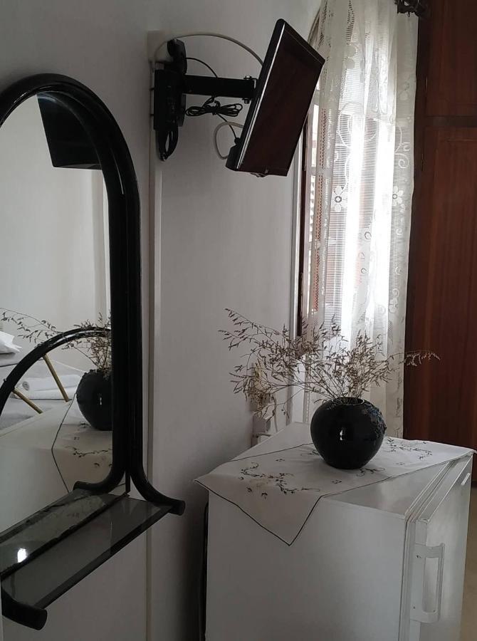 Nancy'S Rooms Gouvia Bagian luar foto
